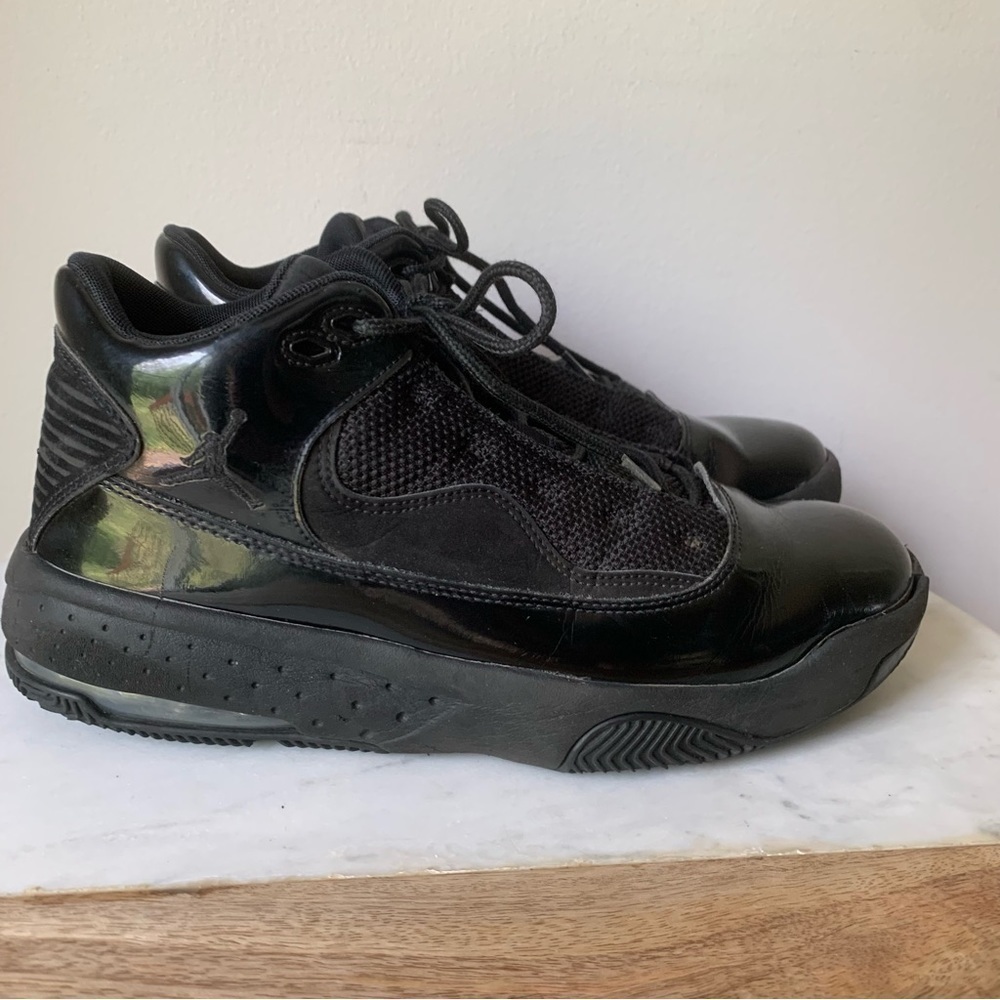 Jordan Max Aura 2 Men's Athletic
Sneakers Air Jordan Black on Black 8.5 - Picture 3 of 16
